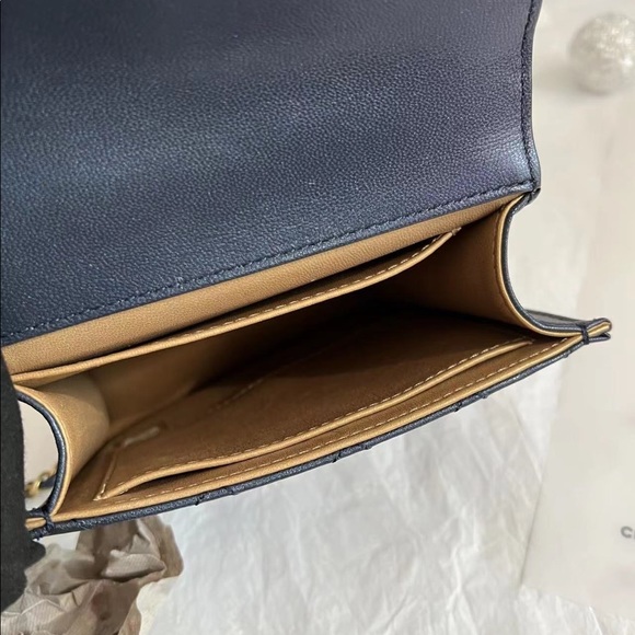 2020 Chanel Pearl flap bag - Picture 3 of 7